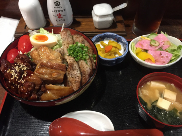 肉彩丼